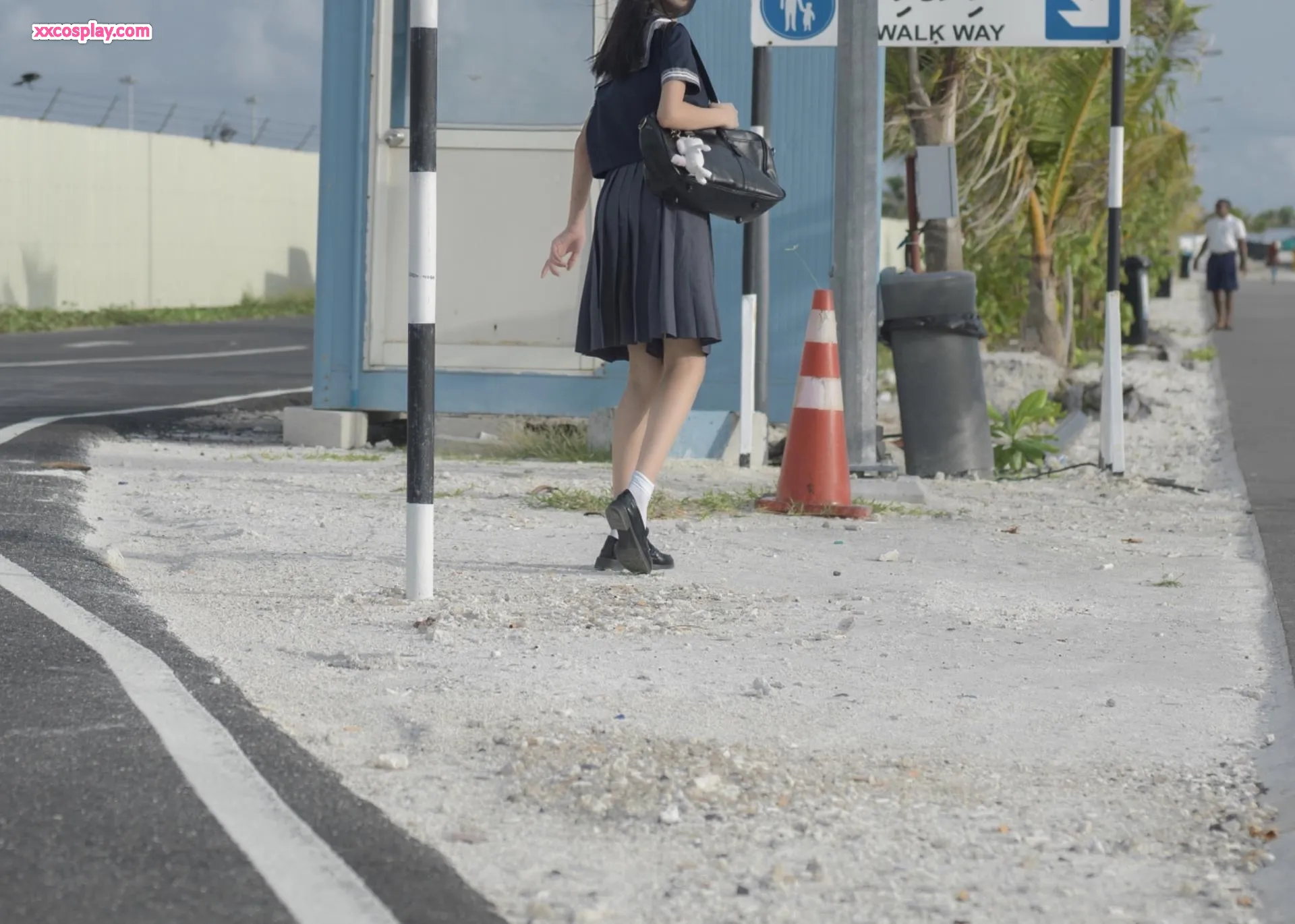 Nantao Momoko - Seragam Sekolah Biru Pinggir Laut Gravure